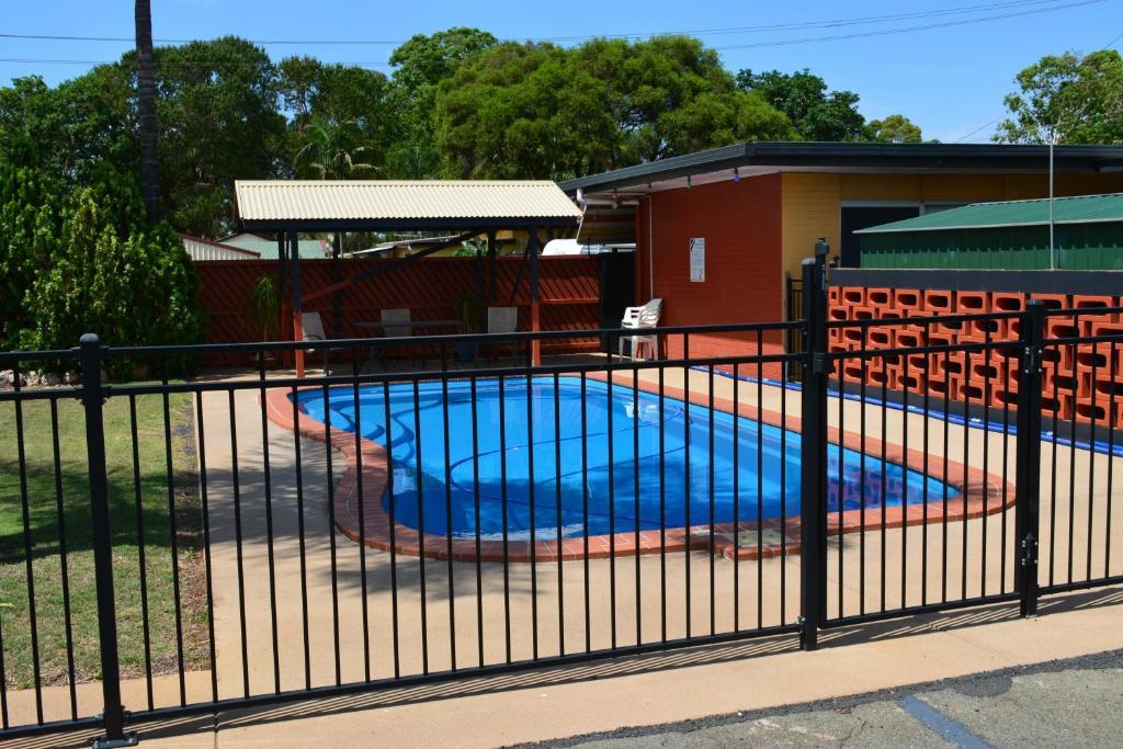 Motel Oasis Кингарой Экстерьер фото