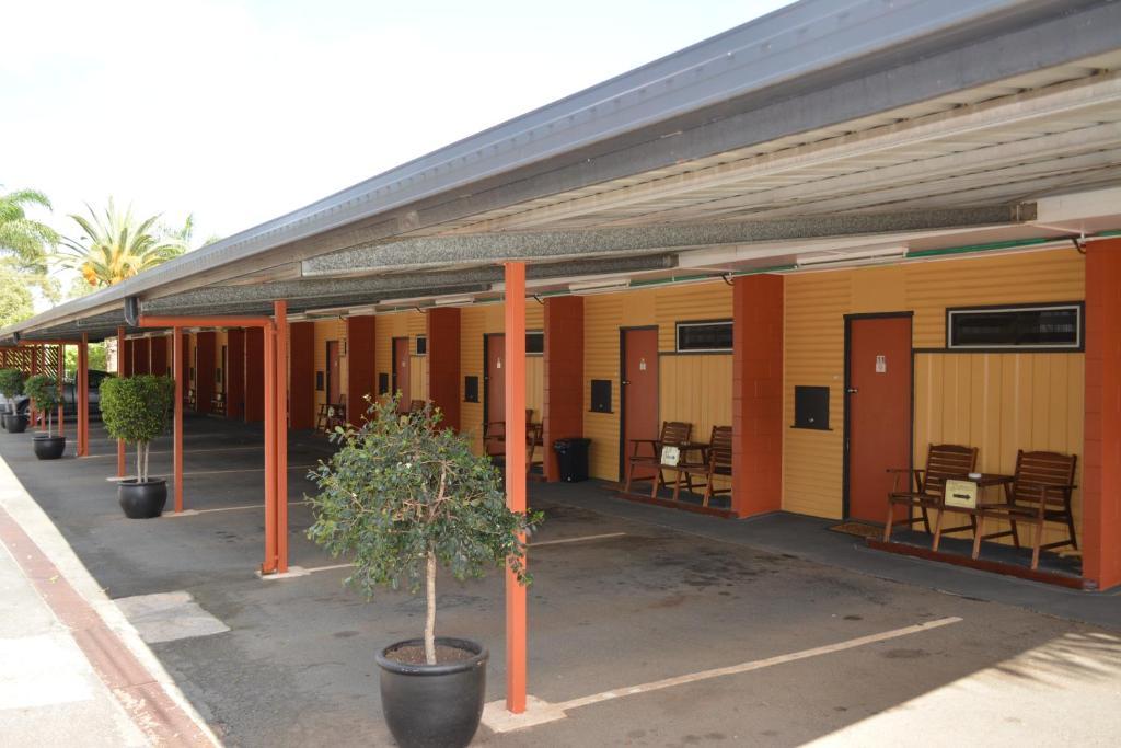 Motel Oasis Кингарой Экстерьер фото