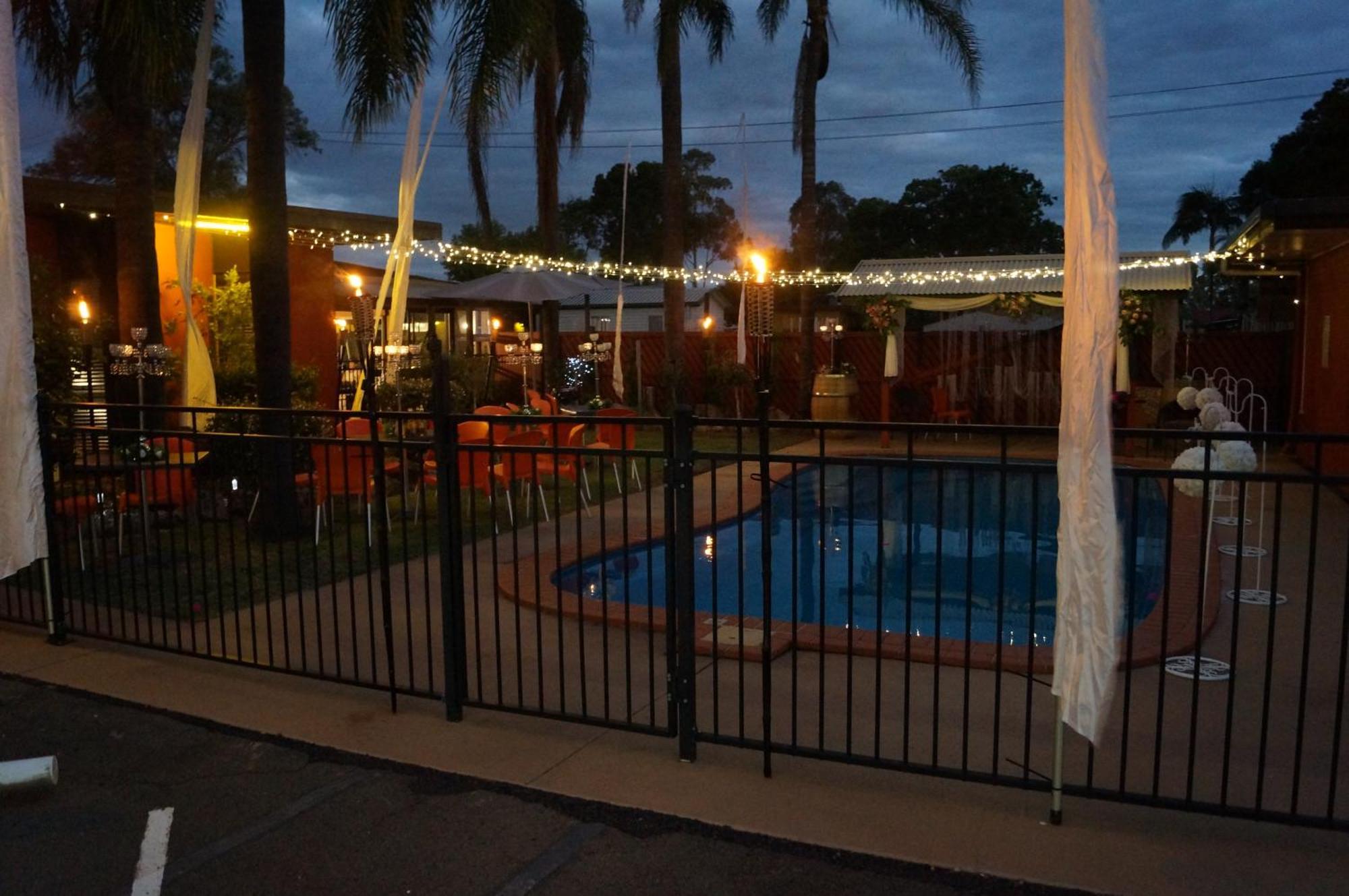 Motel Oasis Кингарой Экстерьер фото